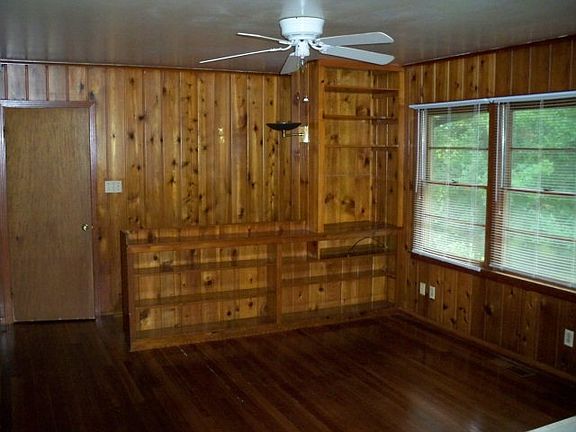 4th image of 2047 Briarwood Dr