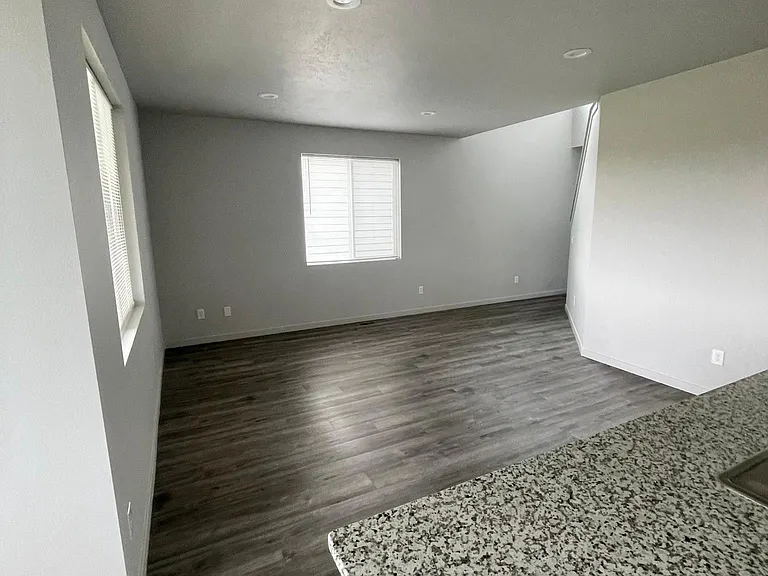 2425 Sunrise Dr #3 — Photo 11