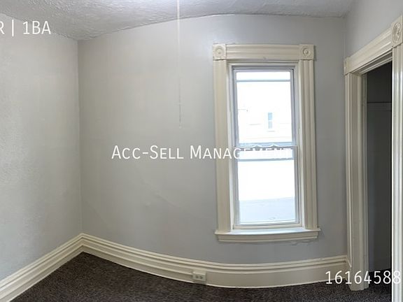 5th image of 801 Crosby St NW