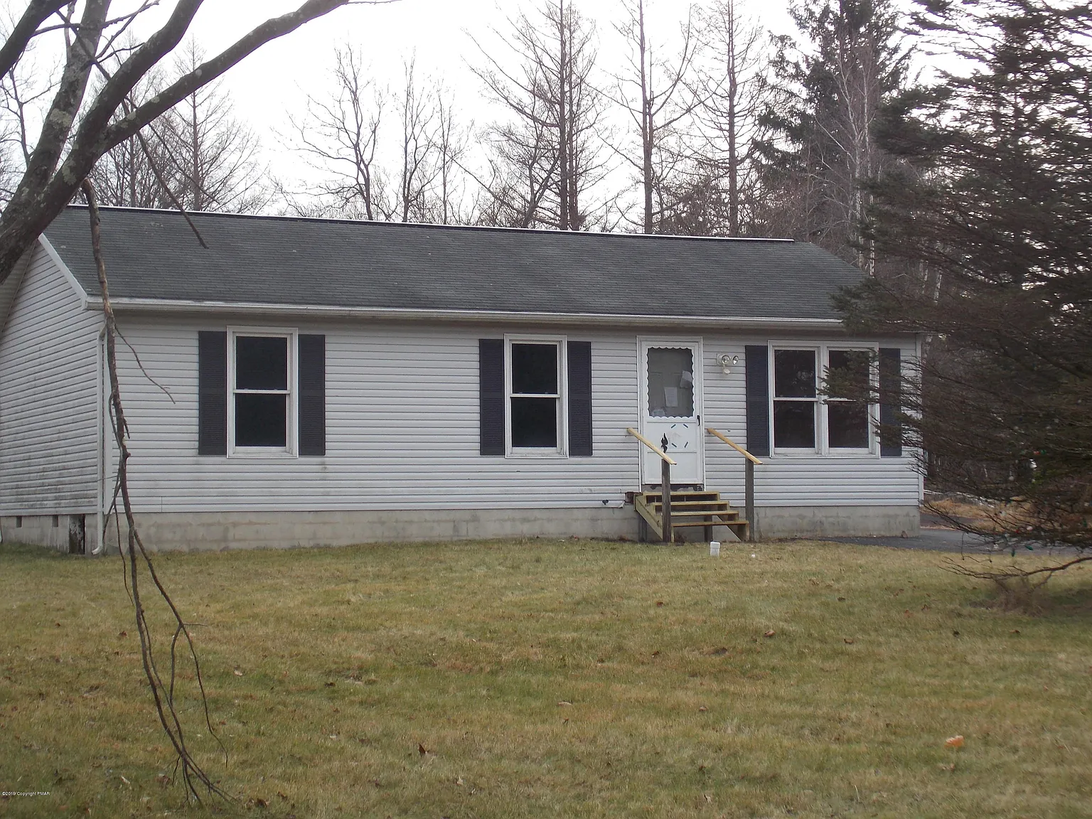 6 Lakeview Dr photo 1
