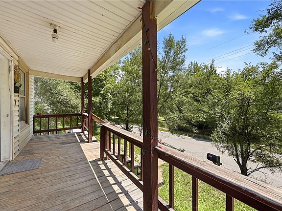 5th image of 2202 Wood Ave