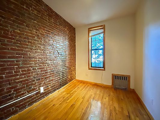 3rd image of 890 Bergen St #3C
