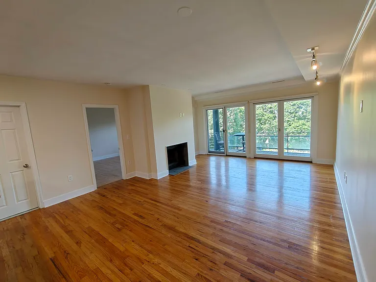 227 Summit Ave #E202 — Photo 3