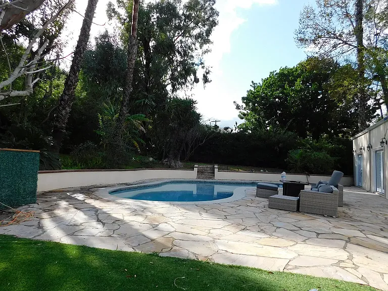 18048 Karen Dr — Photo 26