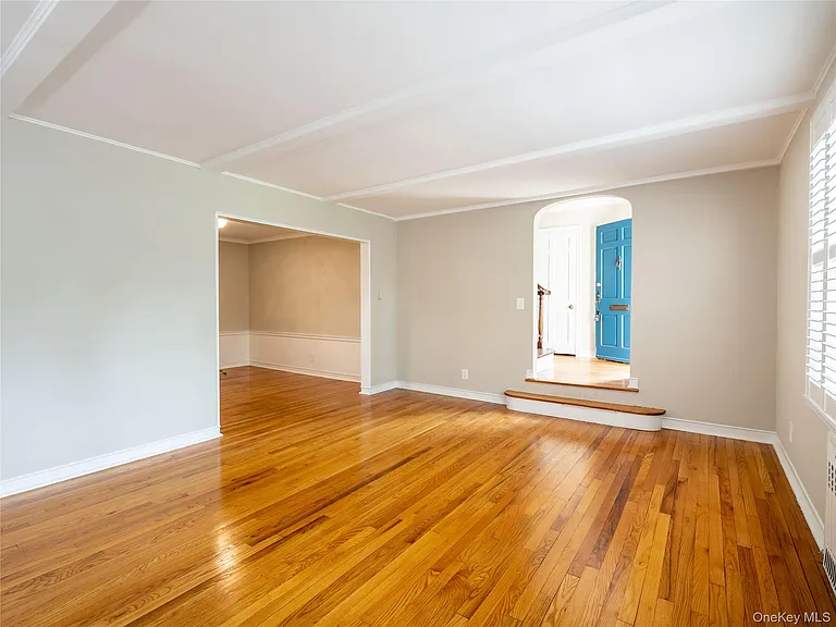 35 Bogart Ave — Photo 6