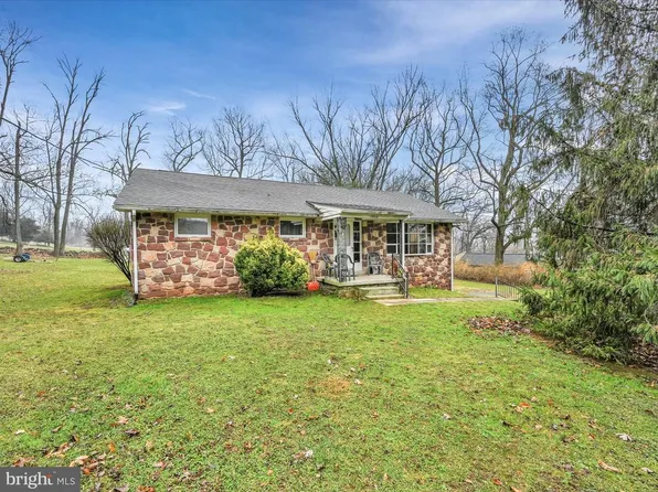 1400 Girl Scout Rd, Denver, PA 17517