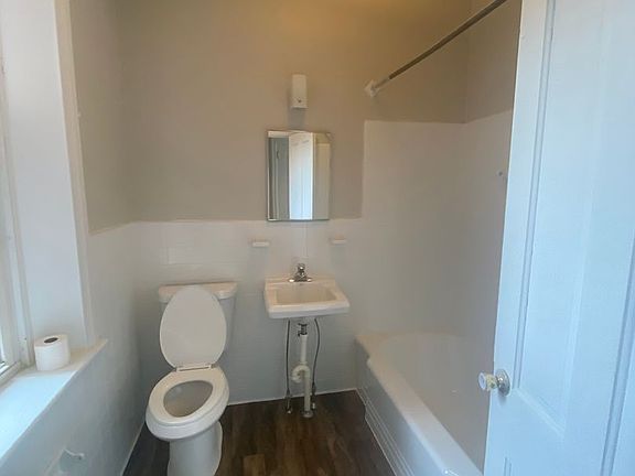 3rd image of 131 N 9th St #1