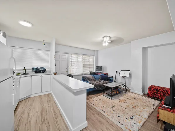 1868 Kahakai Dr APT 112, Honolulu, HI 96814