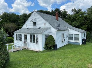 121 Matthews St, Galax, VA 24333