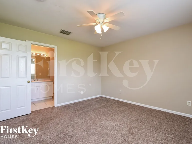 117 Blackstone Dr — Photo 9