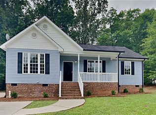 2271 Regency Dr, Randleman, NC 27317