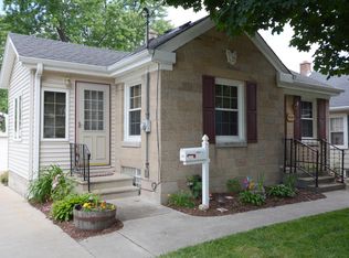 418 S Hine Ave, Waukesha, WI 53188