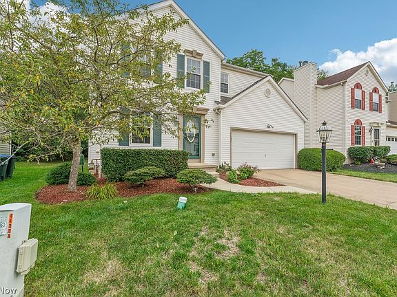 3rd image of 4431 Lockmoor Ln