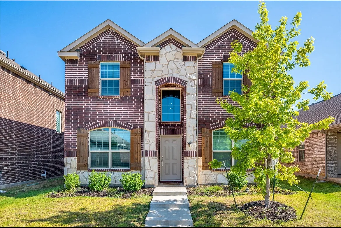 2328 Brightstone Dr — Photo 4