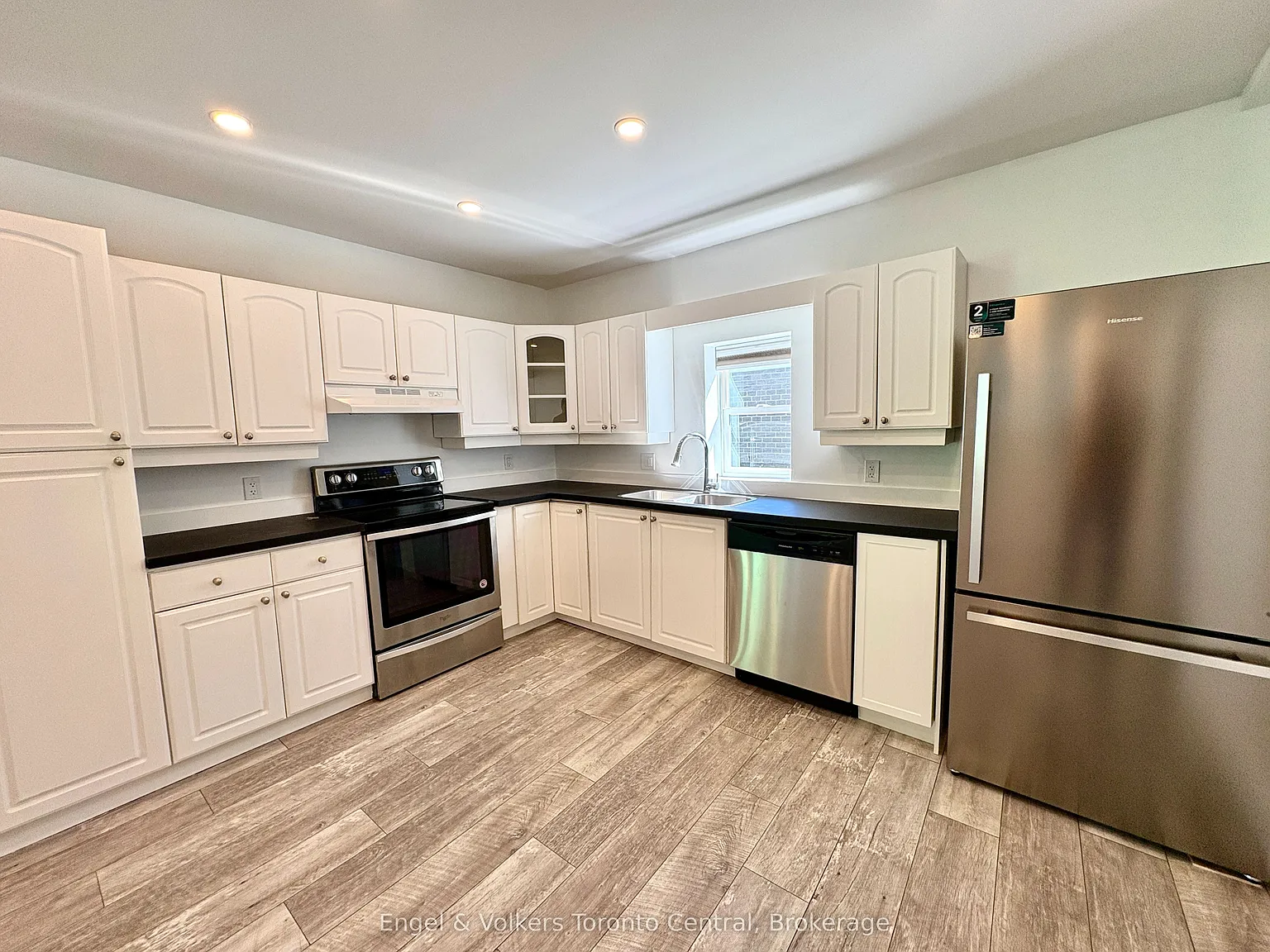 4 bed, $3,150 — Photo 4