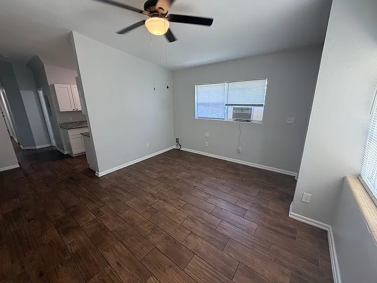 1720 Miller Ave — Photo 6