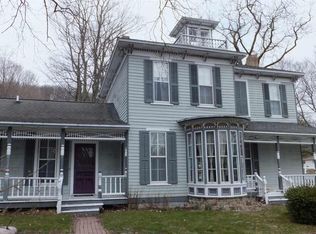 428 Leelanau Ave, Frankfort, MI 49635