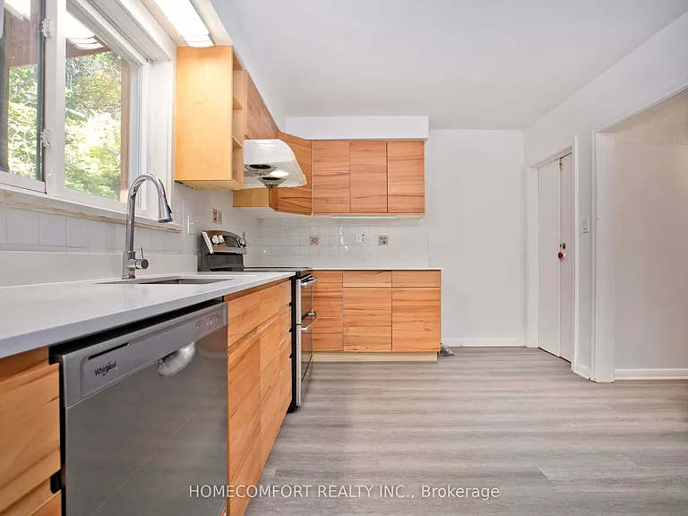 247 Parkview Ave — Photo 12