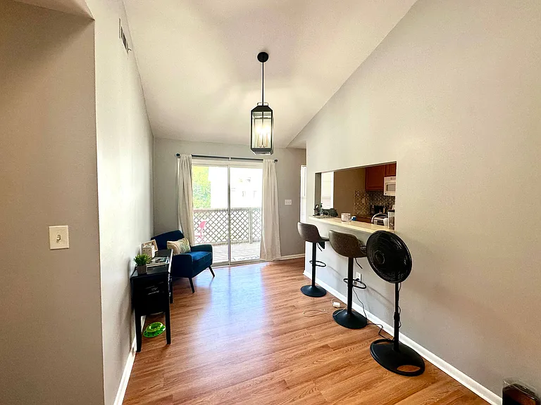 411 Sea Pointe Ct #201 — Photo 5