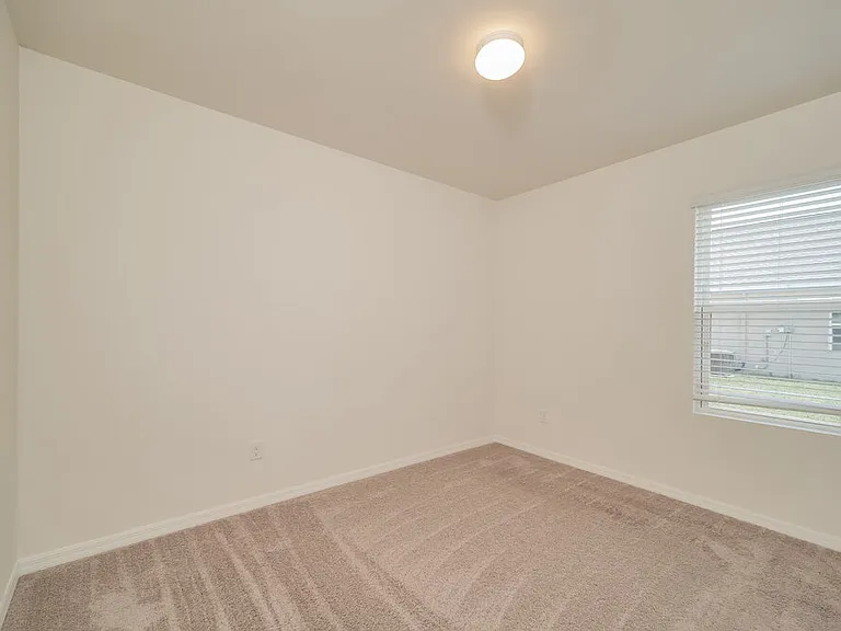 713 SW 4th Ter — Photo 13