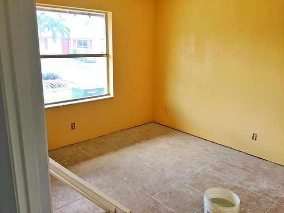 4th image of 6145 Bluegrass Cir
