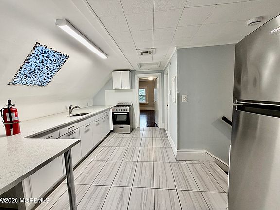 3rd image of 512 4th Ave #4