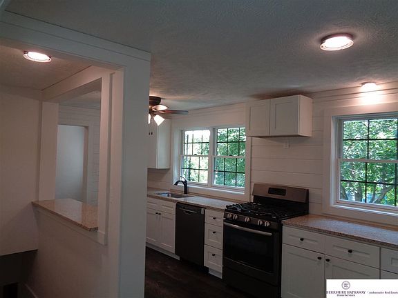2nd image of 1415 Highland Dr
