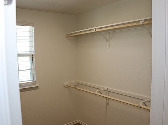 3rd image of 728 Westfield Blvd #728