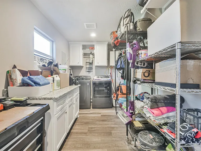 24237 Creekwood Dr — Photo 36