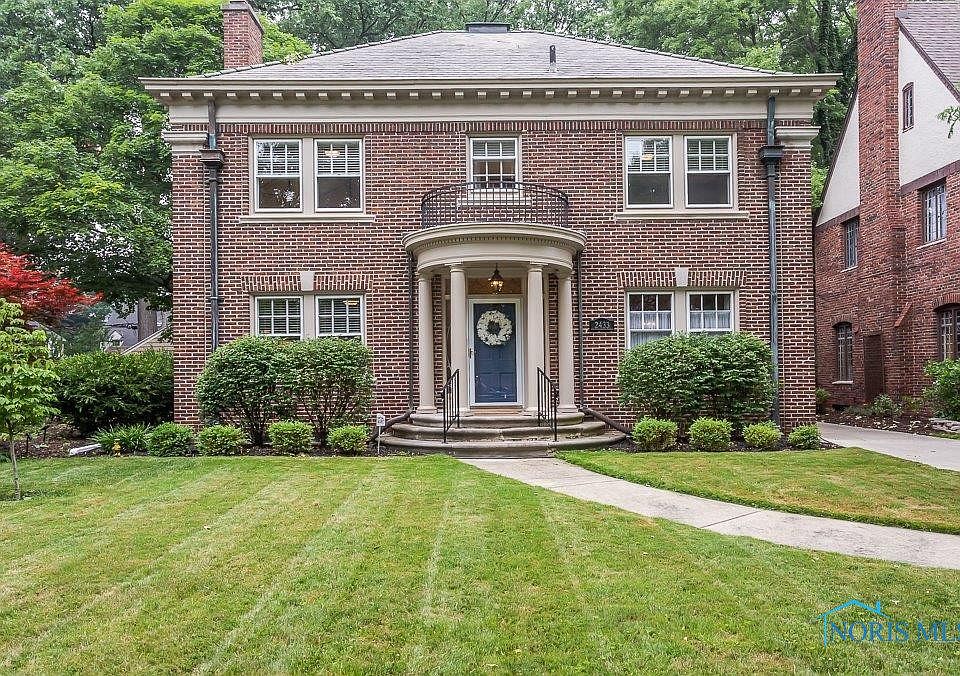 1st image of 2433 Meadowwood Dr