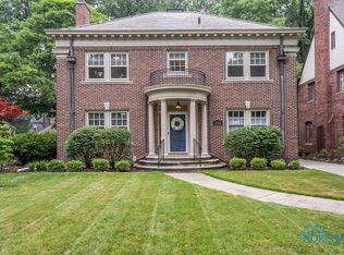 2433 Meadowwood Dr, Toledo, OH 43606
