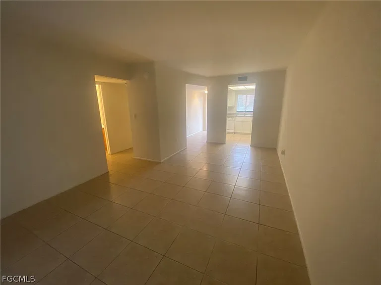 2670 Park Windsor Dr #405 — Photo 6
