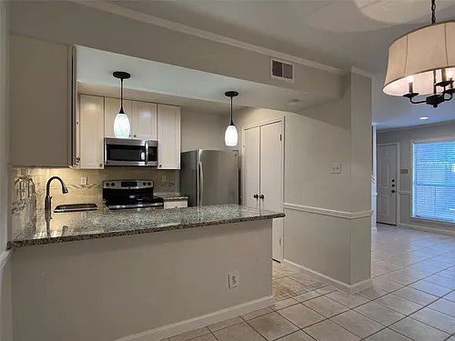 1601 S Shepherd Dr #25 Photo 1