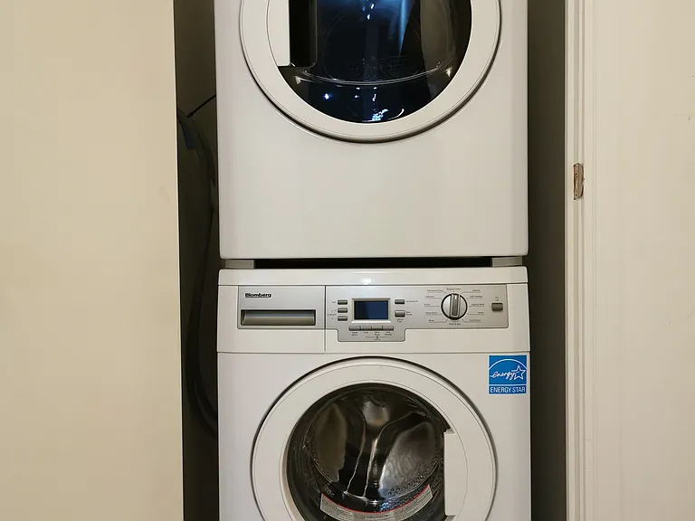 28 Wellesley St E #3504 — Photo 9