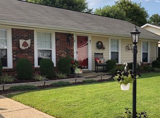 10 Lafayette Cir, Hurricane, WV 25526