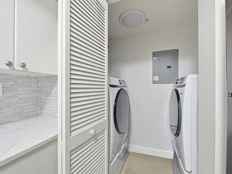 3020 NE 32nd Ave #1103 — Photo 5