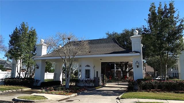 1st image of 37 Lakewood Pl