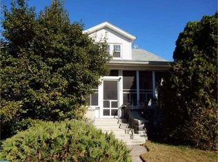 717 Greenway Ave, Darby, PA 19023