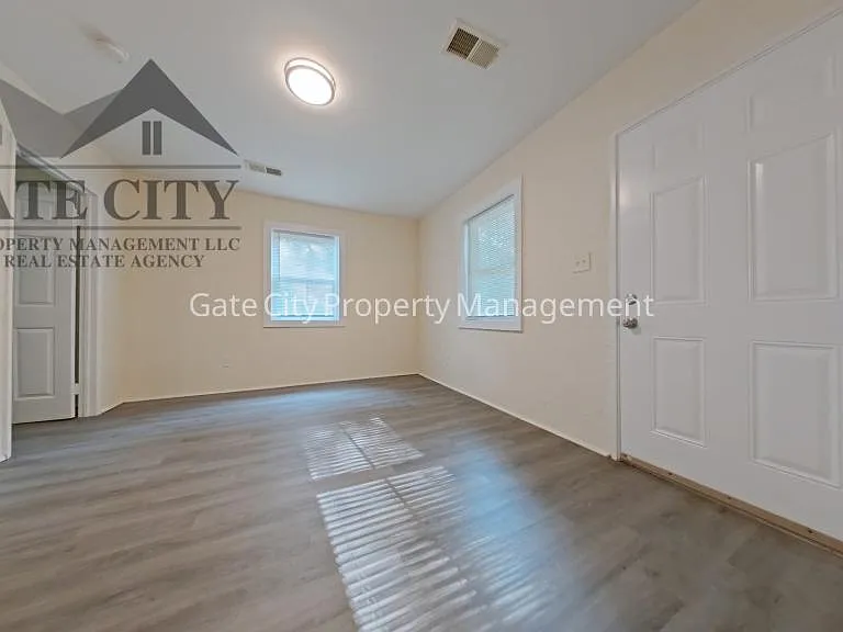 1513 Wendell Ave #A — Photo 4
