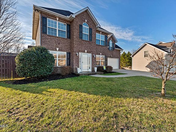 3rd image of 5906 Gray Gables Dr