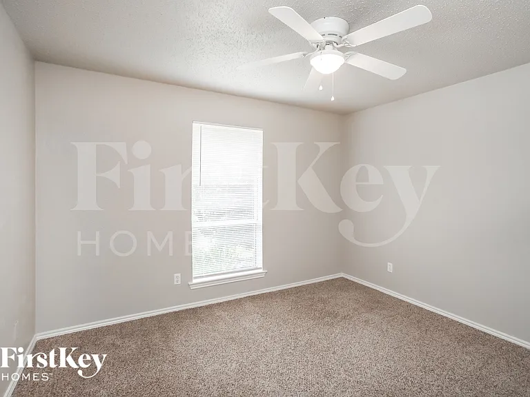 1841 College Pkwy — Photo 11