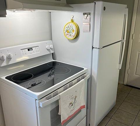 4th image of 1558 Sierra Vista Dr #9