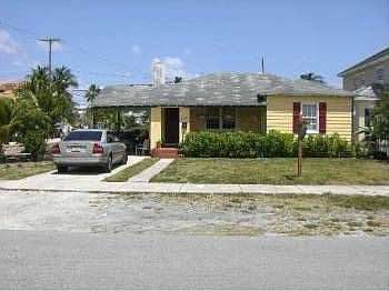 2nd image of 440 NE 13th Ave