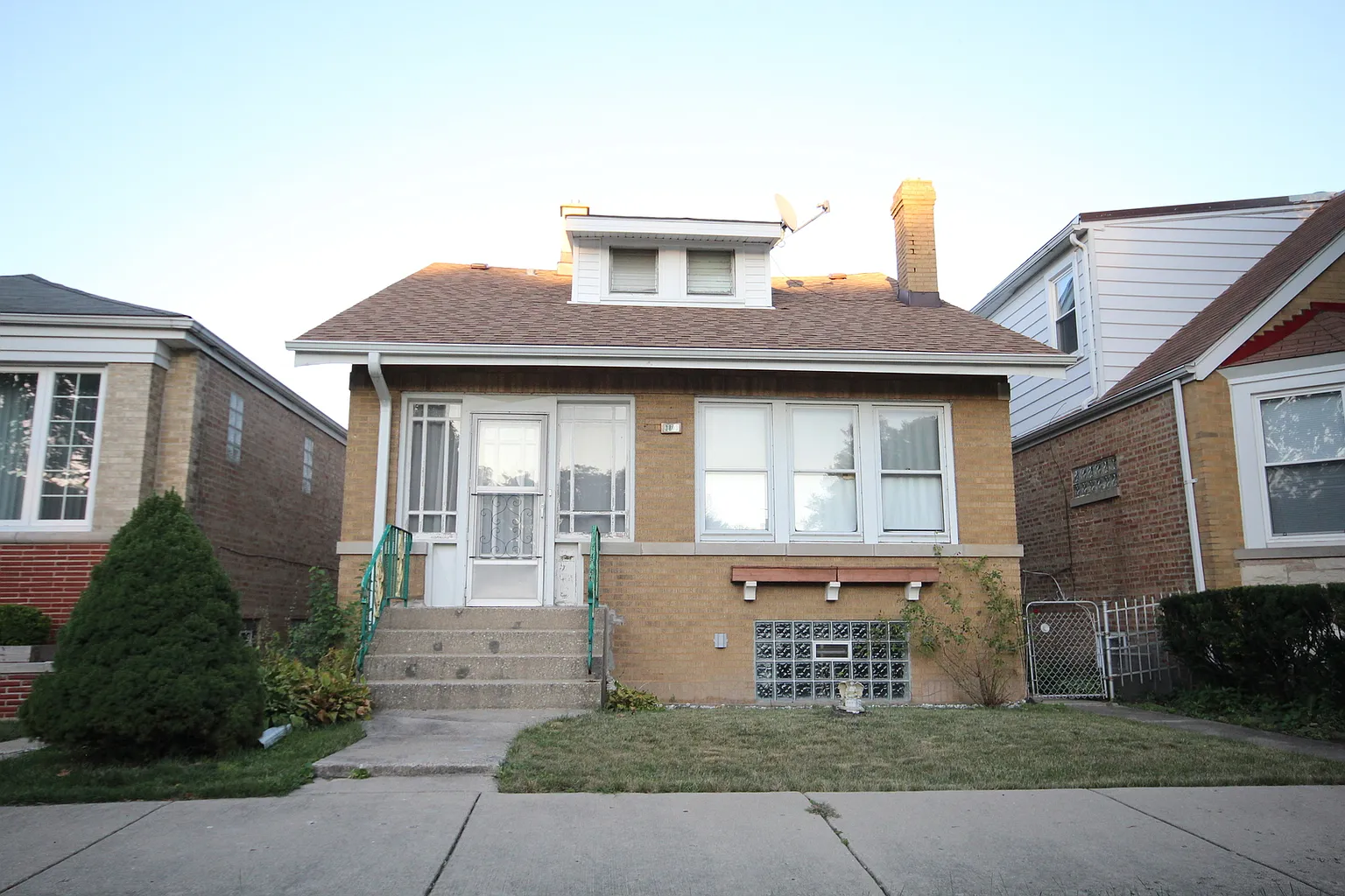 3803 N Odell Ave photo 1