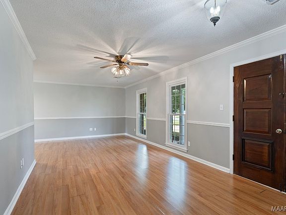 3rd image of 5761 Carriage Hills Dr