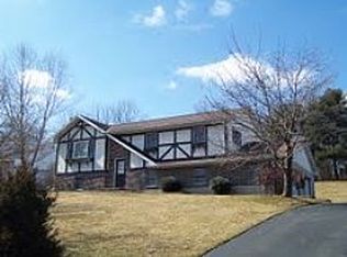 124 Pheasant Run Rd, Boyertown, PA 19512