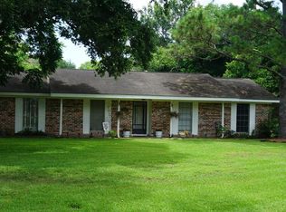 2001 Laurel St, Bay City, TX 77414