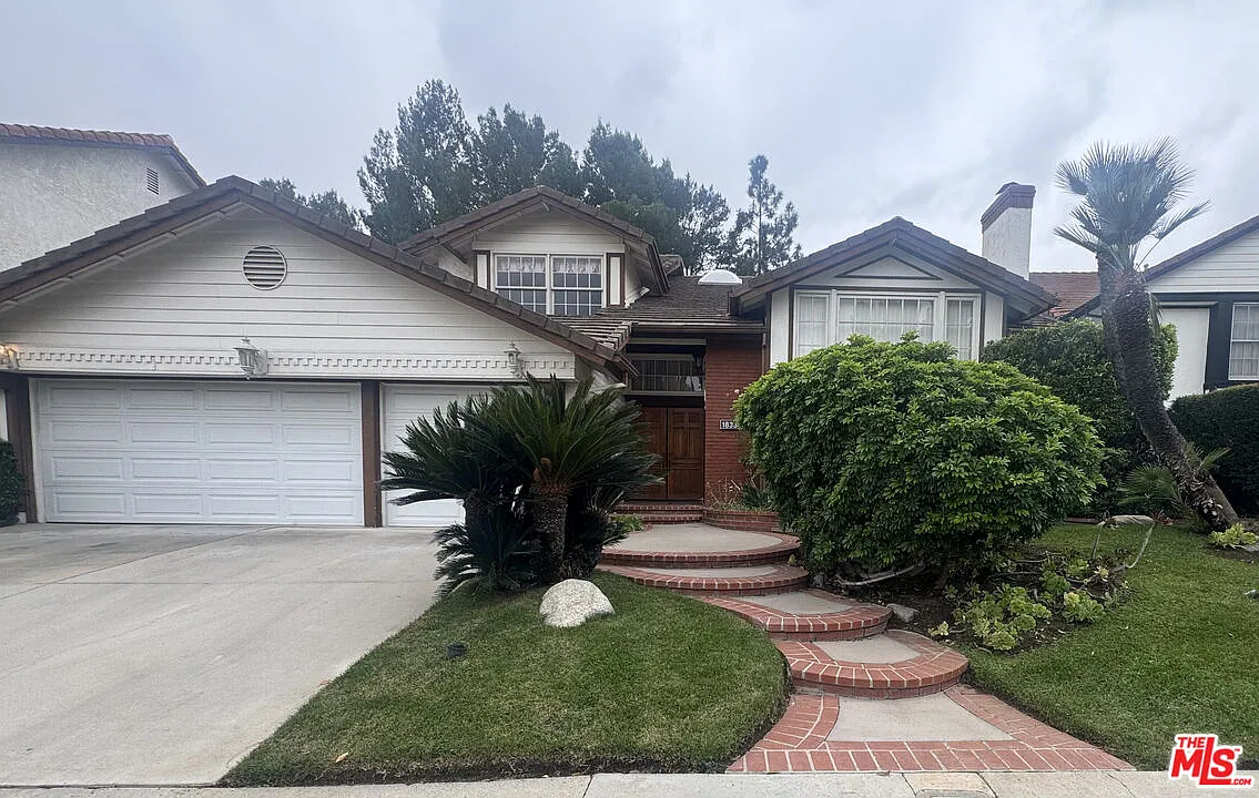 4 bed, 4.0 bath, 3986 sqft, $6,200 — Photo 1