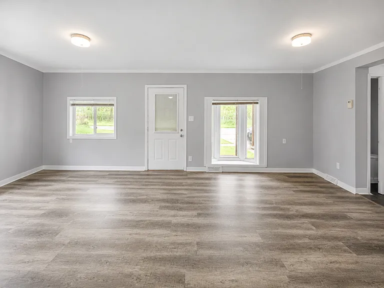 24641 Beverly St — Photo 3