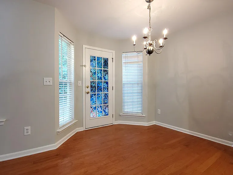 300 Cottonwood Creek Cir — Photo 15